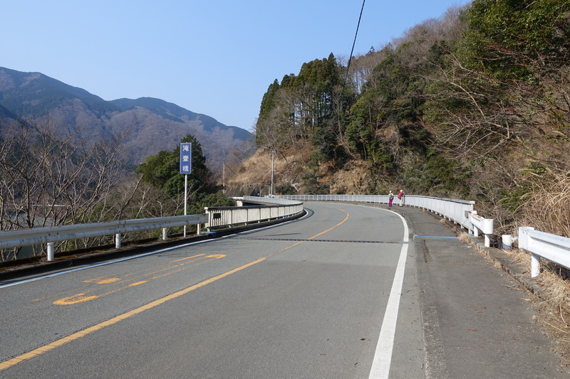 丹沢・ミツバ岳・滝壺橋