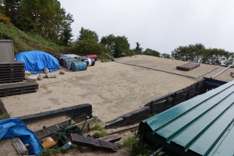 合戦小屋のテント場