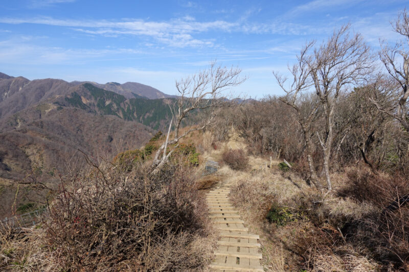 三ノ塔山頂~北端へ