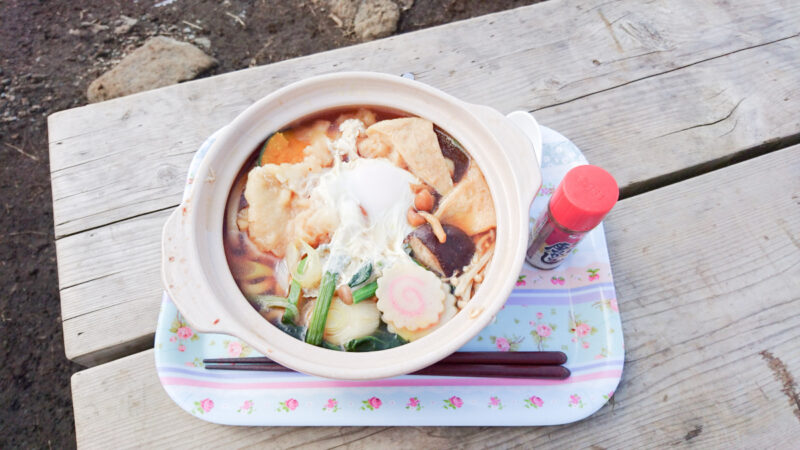 鍋割山荘の鍋焼うどん