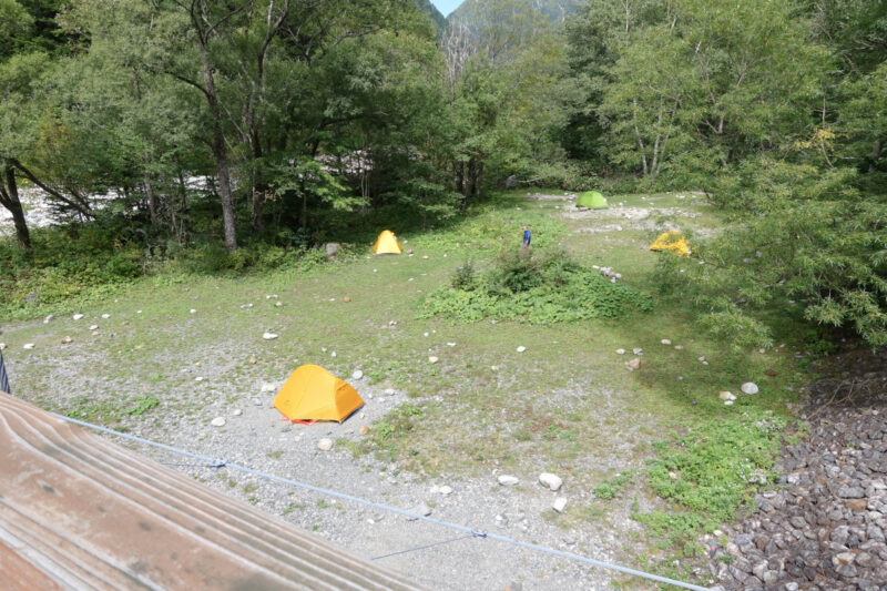 横尾山荘のテント場