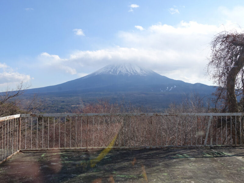 レストハウス内からの富士山